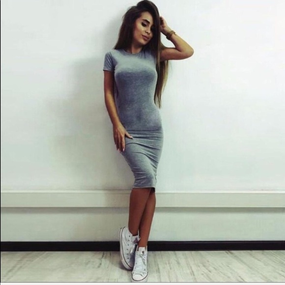 Dresses & Skirts - Sold on another site🔴Grey midi dress